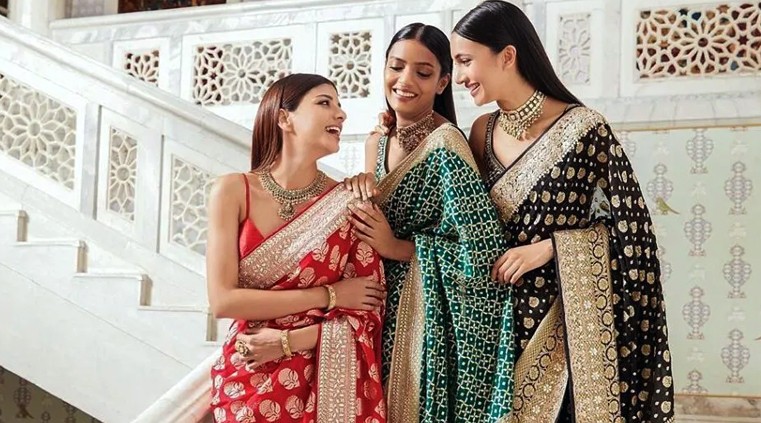 The Rich History of Saris